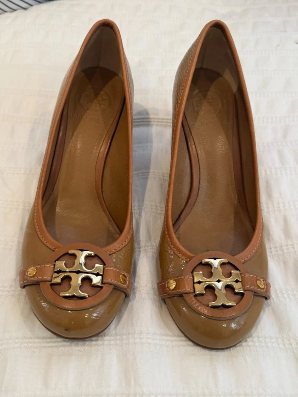 Tory Burch Aaden Mid-Heel Patent Leather Pumps Tan Size 8M